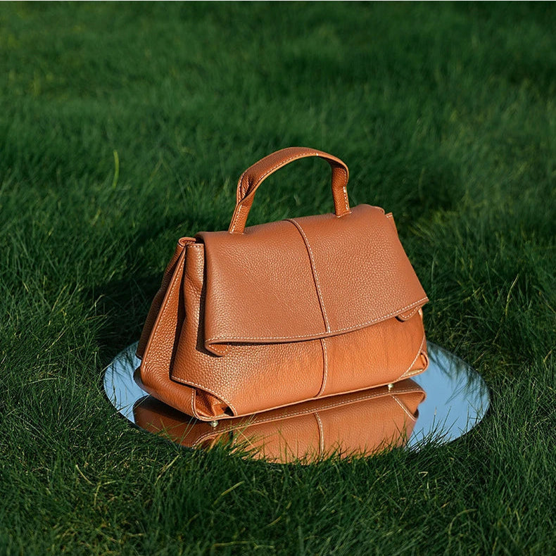 Bolsa Brionne Ely em Couro Legítimo 