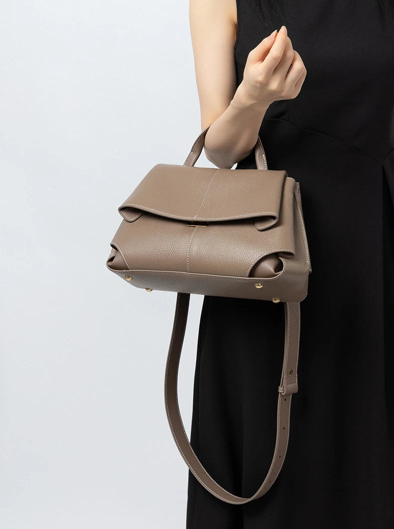 Bolsa Brionne Ely em Couro Legítimo 