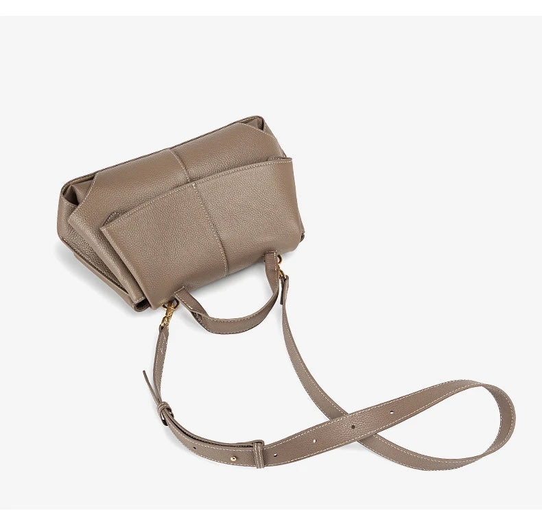 Bolsa Brionne Ely em Couro Legítimo 